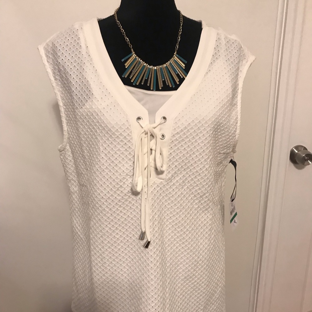 Women’s sleeveless Skye’s the limit shirt